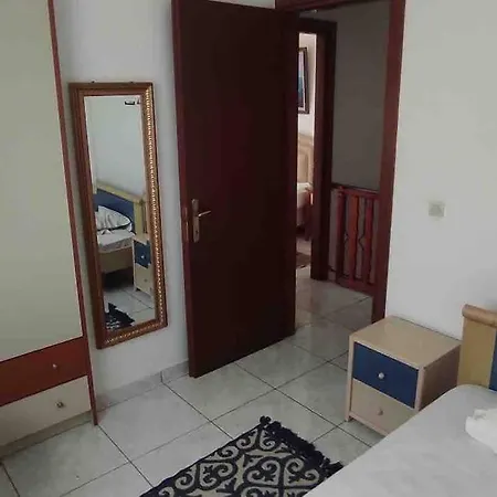 Lägenhet Luxury House 3 Bedroom Ac