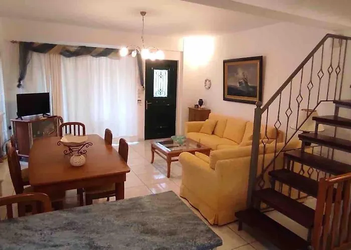 Luxury House 3 Bedroom Ac * Szelianítika